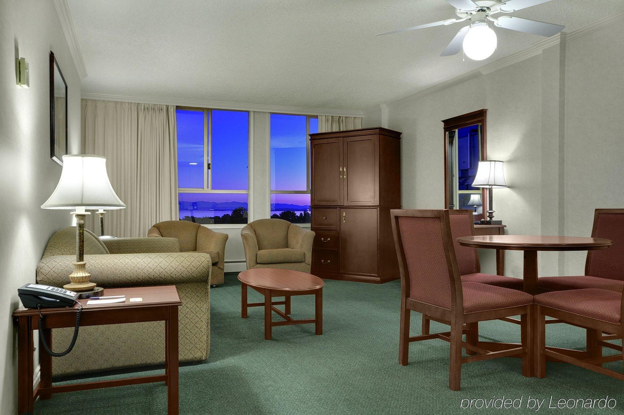 Harbour Towers Hotel & Suites 維多利亞 外观 照片