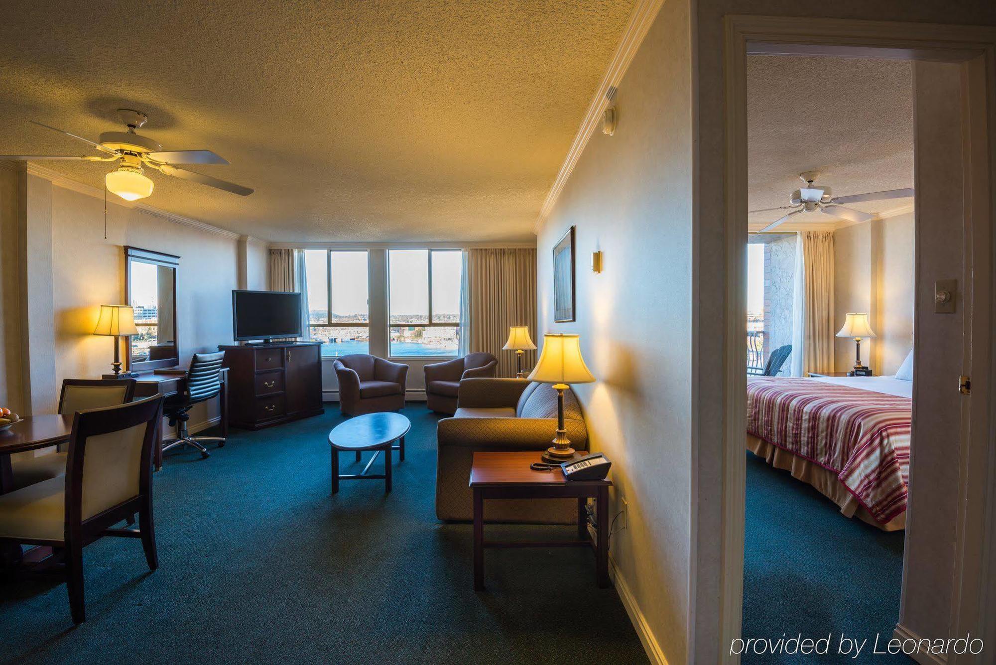 Harbour Towers Hotel & Suites 維多利亞 外观 照片