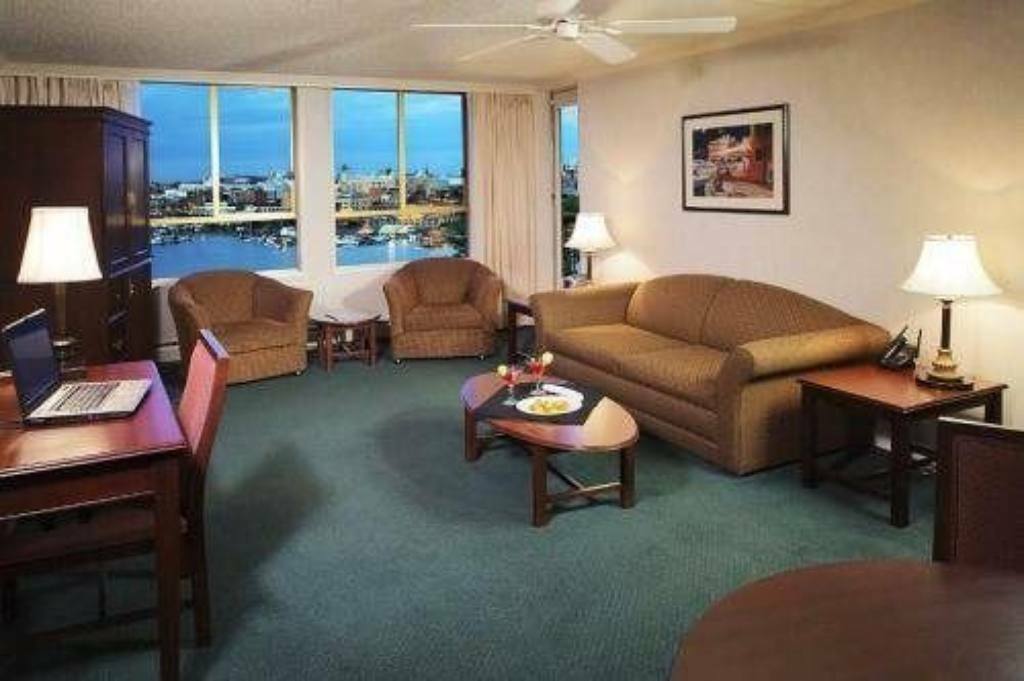 Harbour Towers Hotel & Suites 維多利亞 外观 照片